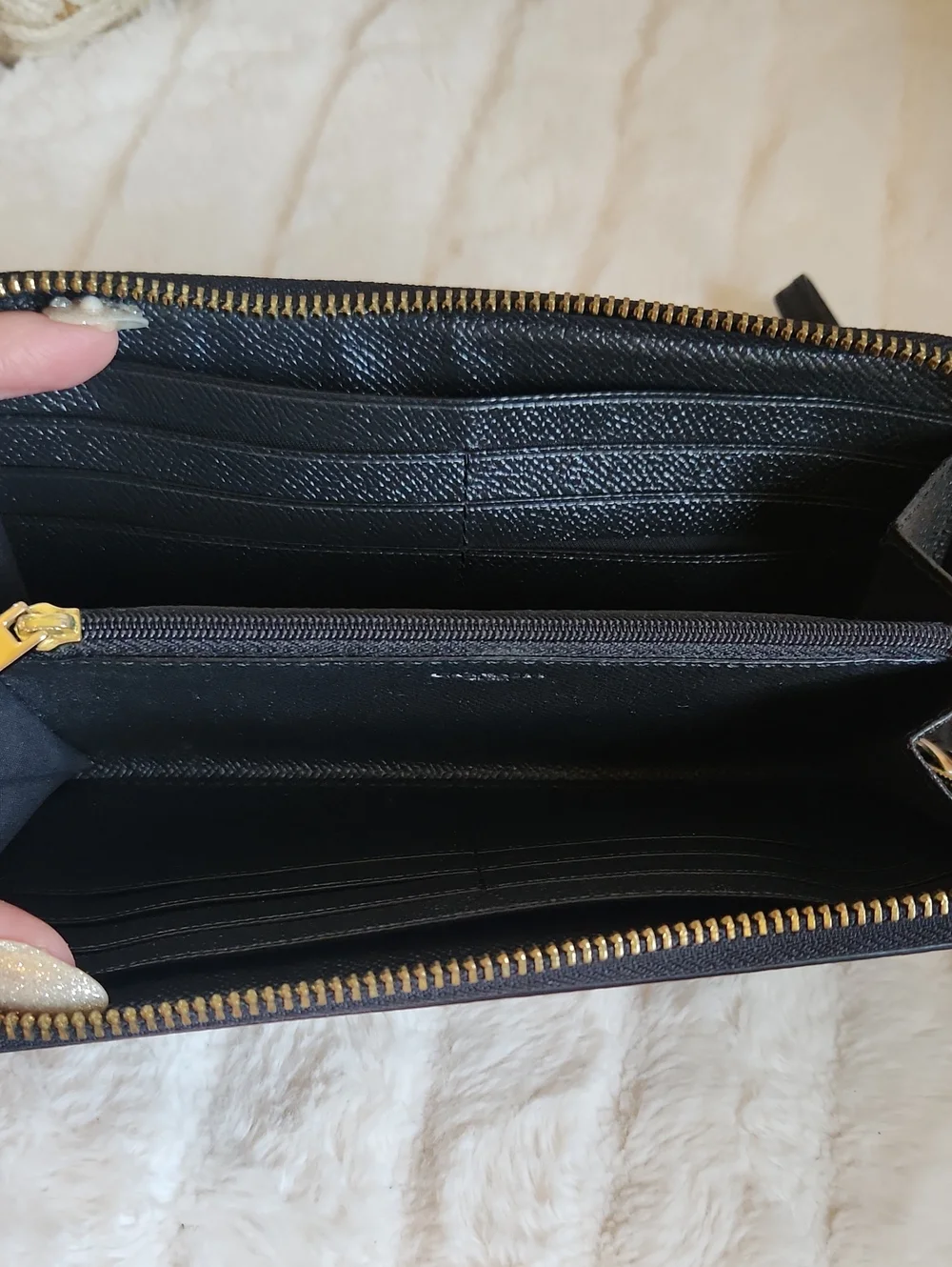 Authentic Coach Black Crossgrain Leather Accordion Zip Wallet F24413